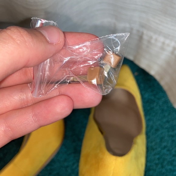 Bright Yellow Pointed Toe Heels - Picture 6 of 6